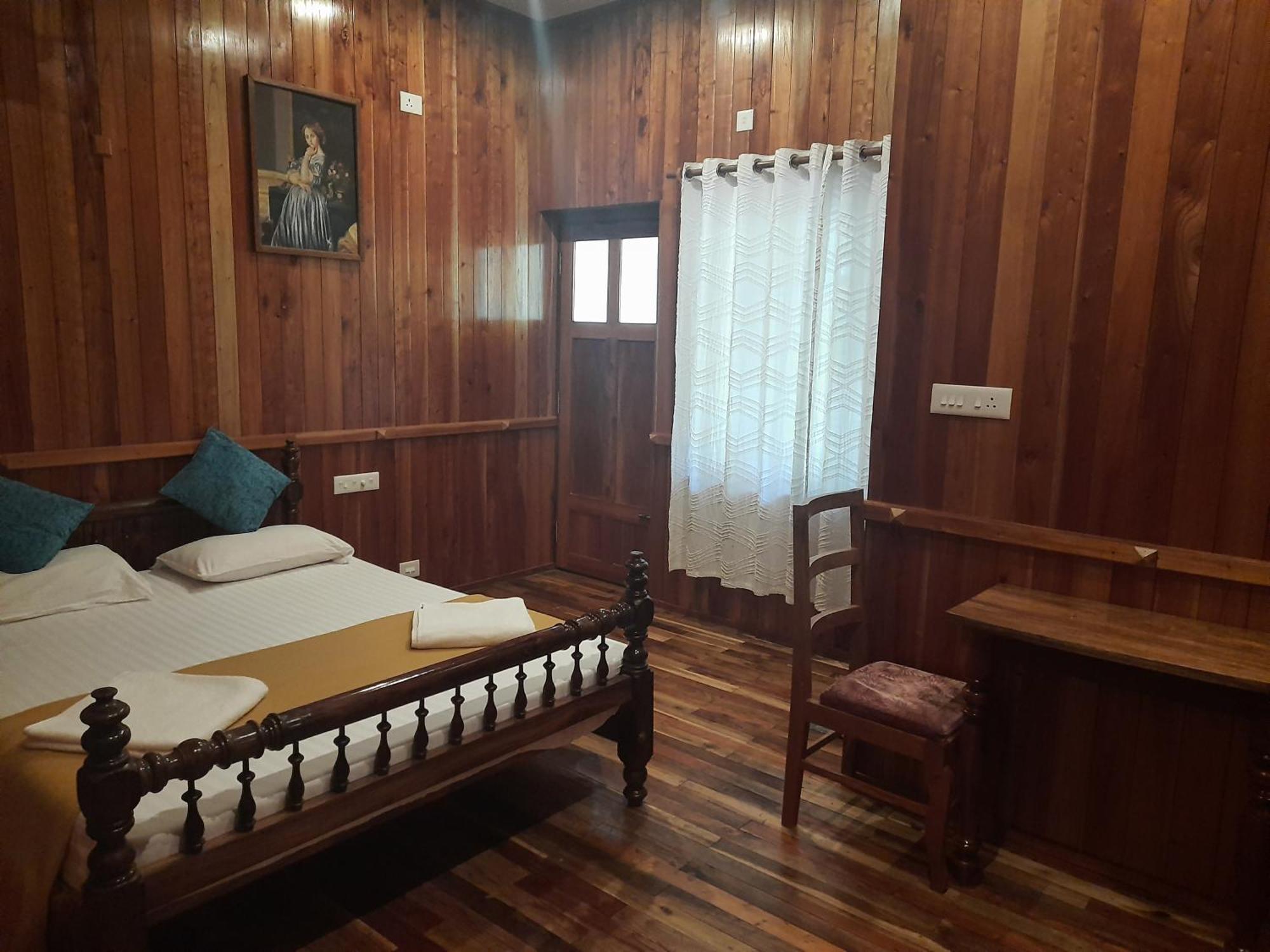 Sopanam Heritage Thekkady Room photo